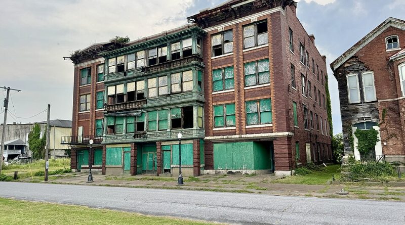 Fresno Council Approves $581,155 to Acquire, Demolish Downtown Properties on F Street and China Alley
