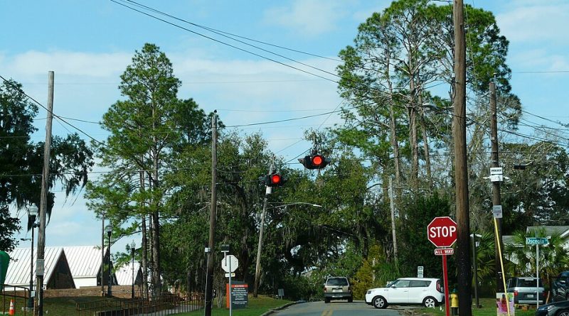 Fresno Approves $737,400 for Barstow-Palm Traffic Signal Upgrade Near Bullard High